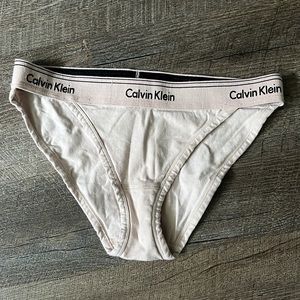NWOT Calvin Klein Pale Pink Tanga - M